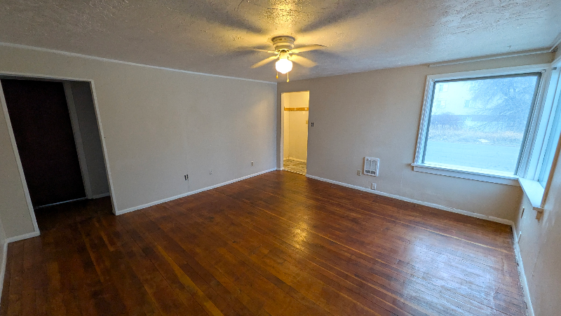 7 S 4th W - Photo 7 of 20