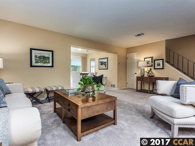 76 Miramonte Dr - Photo 2 of 8