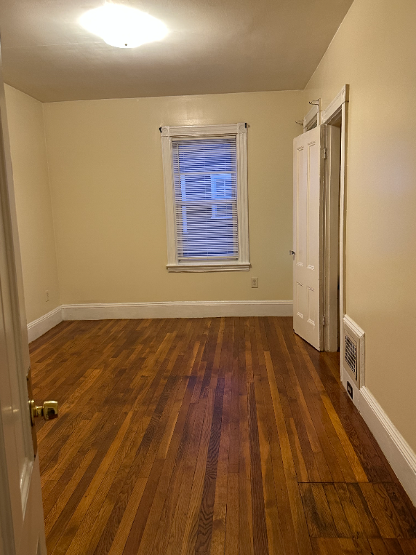 19 Rockwell St #1 - Photo 3 of 6