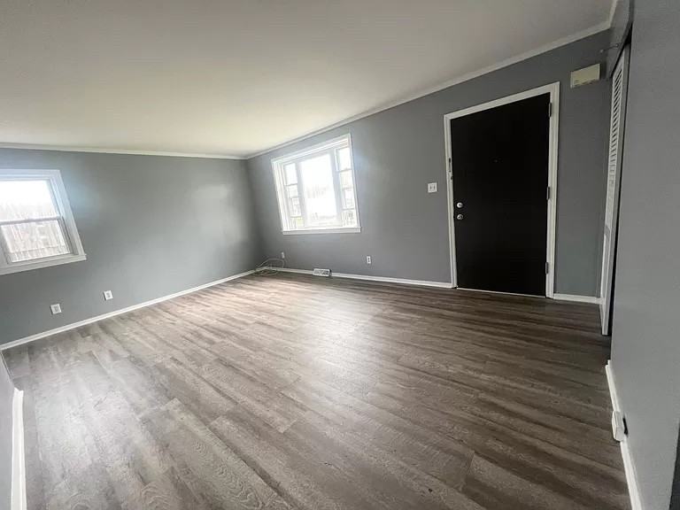 50 Rooney Ave - Photo 3 of 16