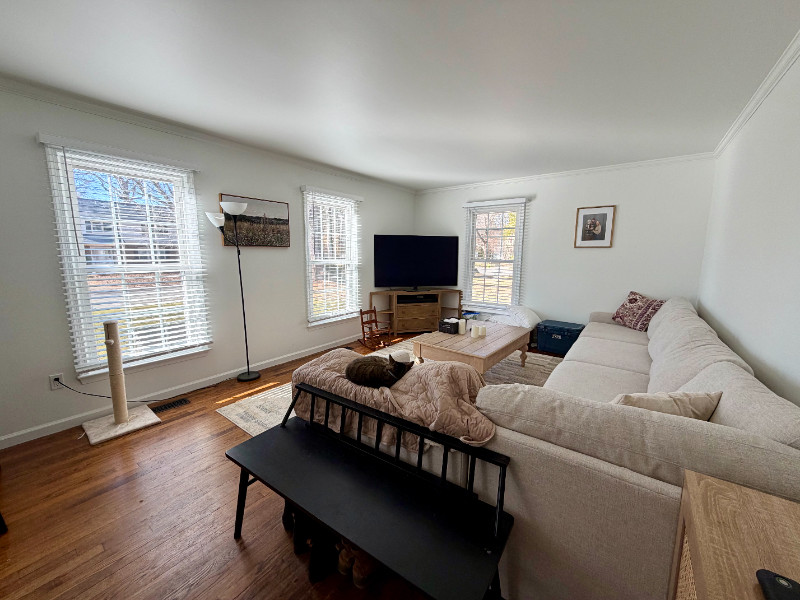 1240 Patrick Ln - Photo 5 of 20