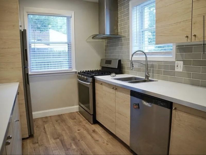 2230 Houston St - Photo 3 of 8