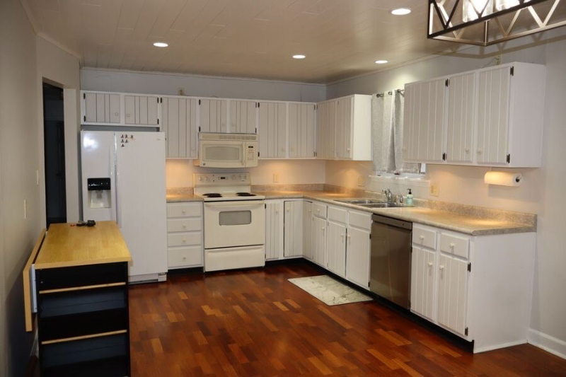 3809 Rollins Rd - Photo 2 of 20