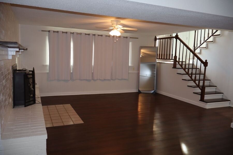 3809 Rollins Rd - Photo 5 of 20