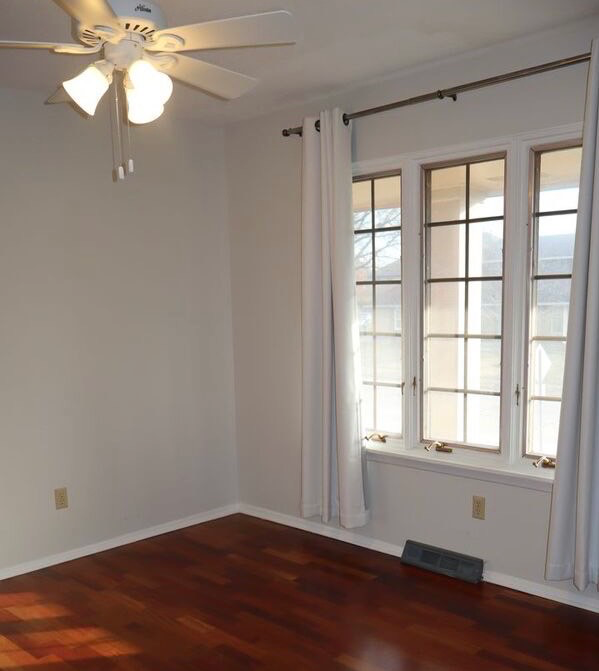 3809 Rollins Rd - Photo 6 of 20