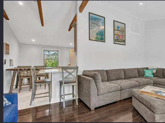 1703 Webb St #7 - Photo 2 of 8