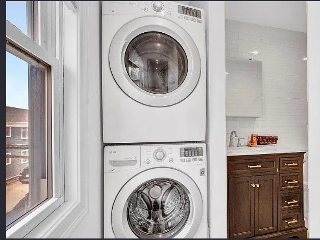 1703 Webb St #7 - Photo 5 of 8