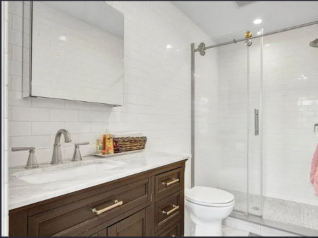 1703 Webb St #7 - Photo 6 of 8