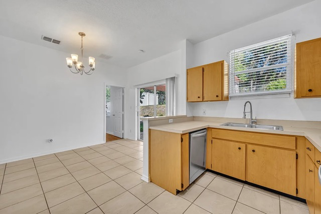 453 Alston Dr - Photo 3 of 13