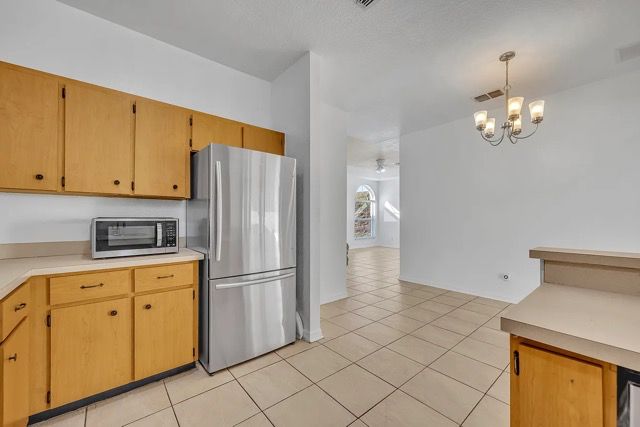 453 Alston Dr - Photo 5 of 13