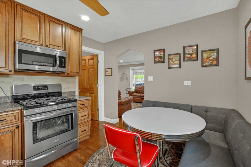 9642 S Knox Ave - Photo 4 of 14