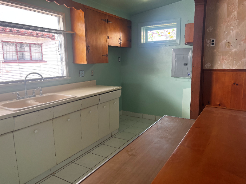 1415 Highland Ave - Photo 6 of 10