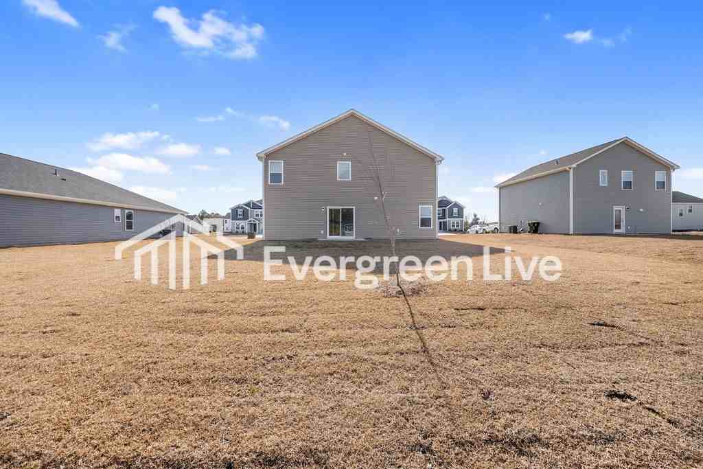 1005 Kinness Dr - Photo 3 of 41