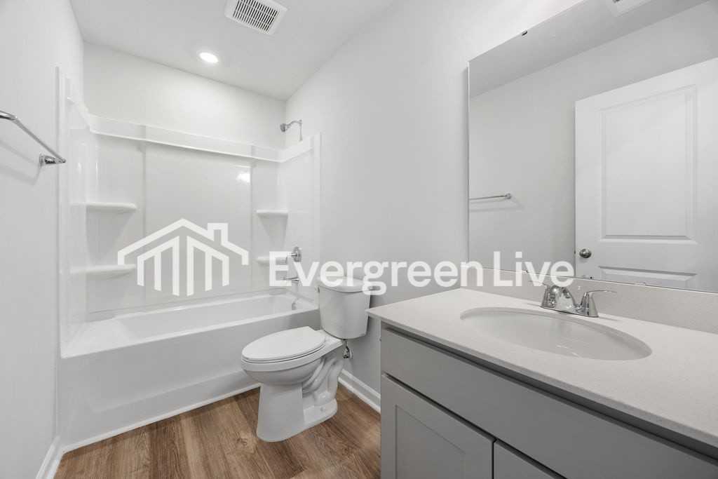 1005 Kinness Dr - Photo 5 of 41