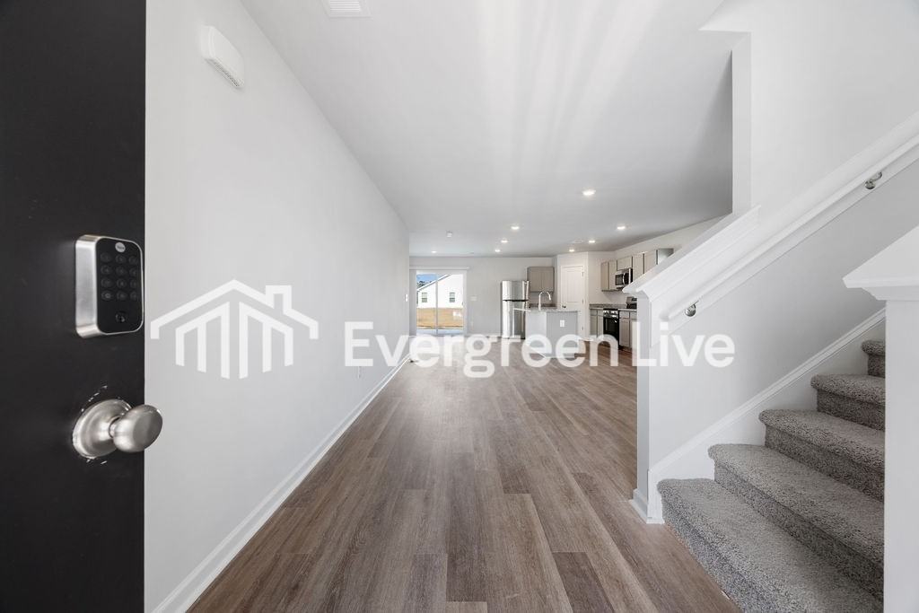 21 Cape Point Dr - Photo 4 of 36