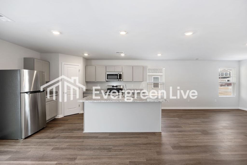 21 Cape Point Dr - Photo 7 of 36