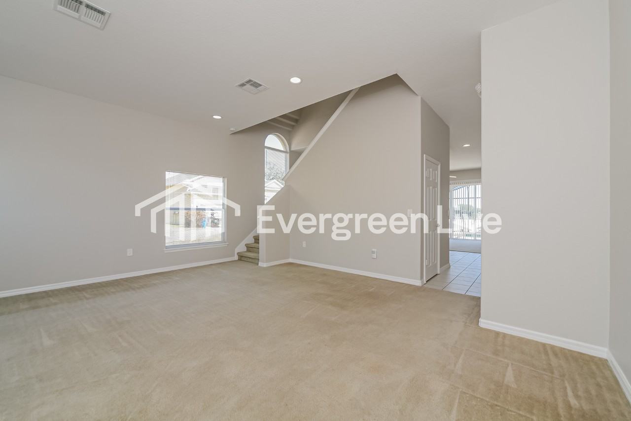 722 Cadiz Loop - Photo 2 of 15