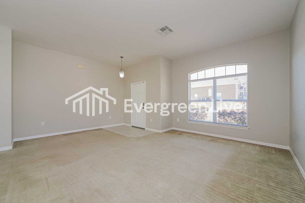 722 Cadiz Loop - Photo 3 of 15