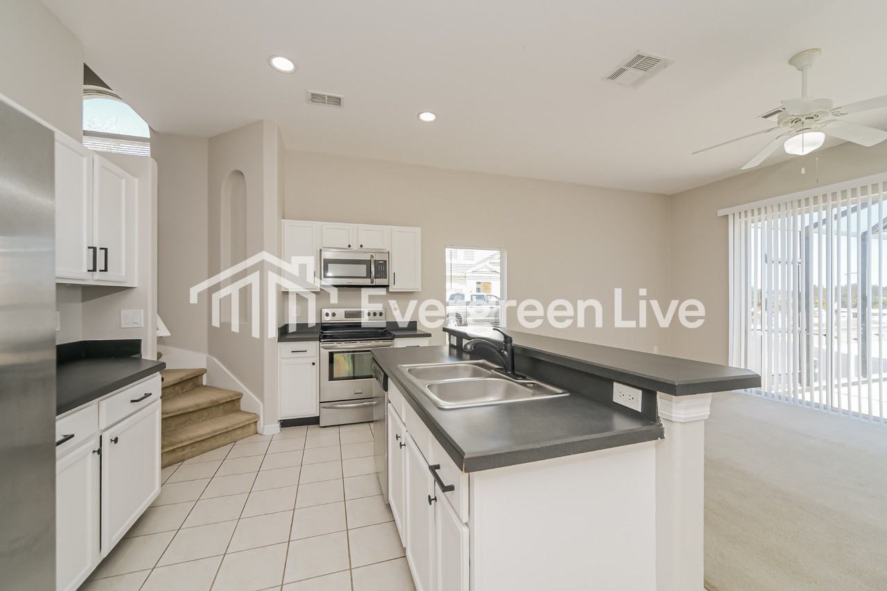 722 Cadiz Loop - Photo 6 of 15