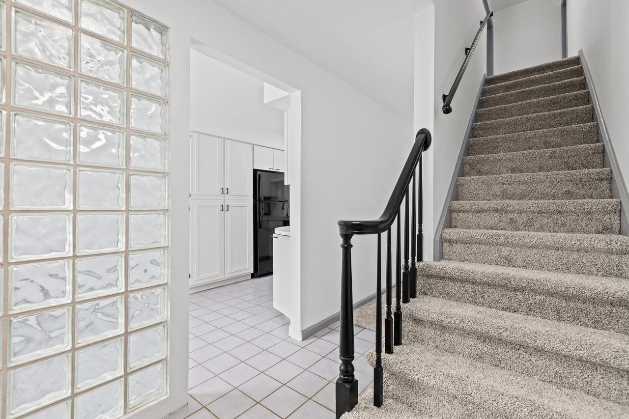 546 Carriage Circle - Photo 5 of 29