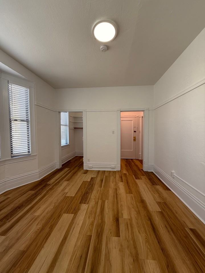 156 Franklin St #101 - Photo 4 of 9