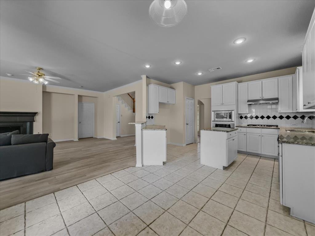 5609 Freedom Ln #5609 - Photo 3 of 26