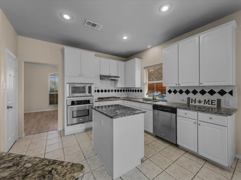 5609 Freedom Ln #5609 - Photo 5 of 26