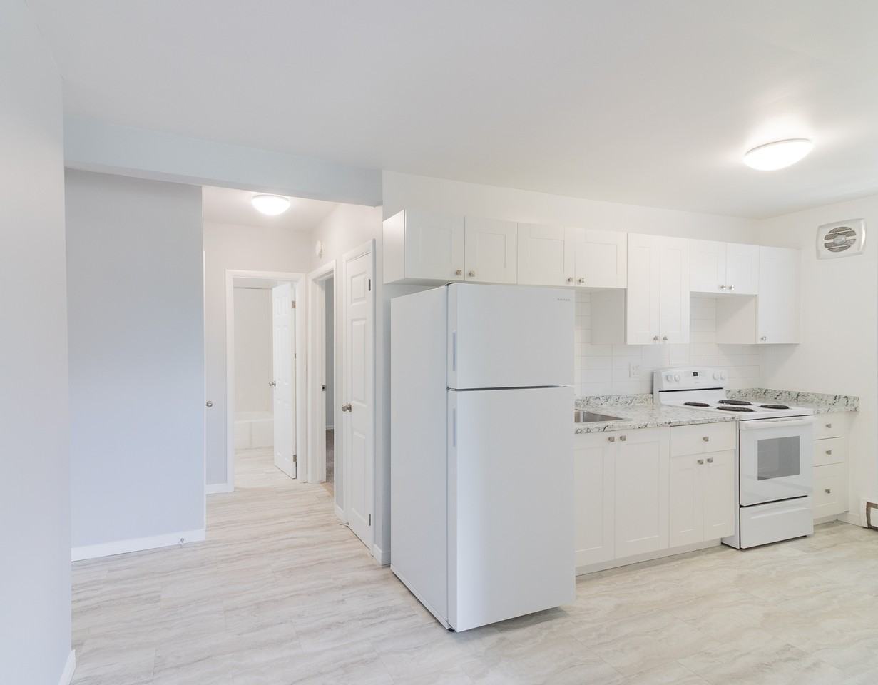 531 Dufferin Avenue - Photo 3 of 8