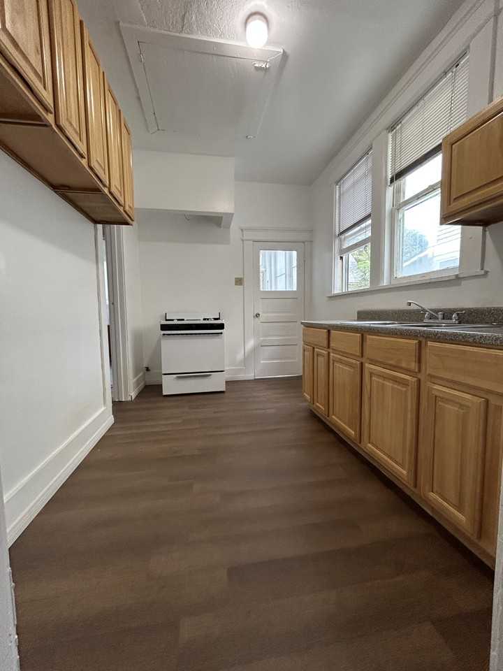 1135 South Lake Street - Photo 3 of 4