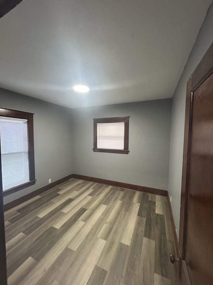 1110 N Mccann St - Photo 2 of 15