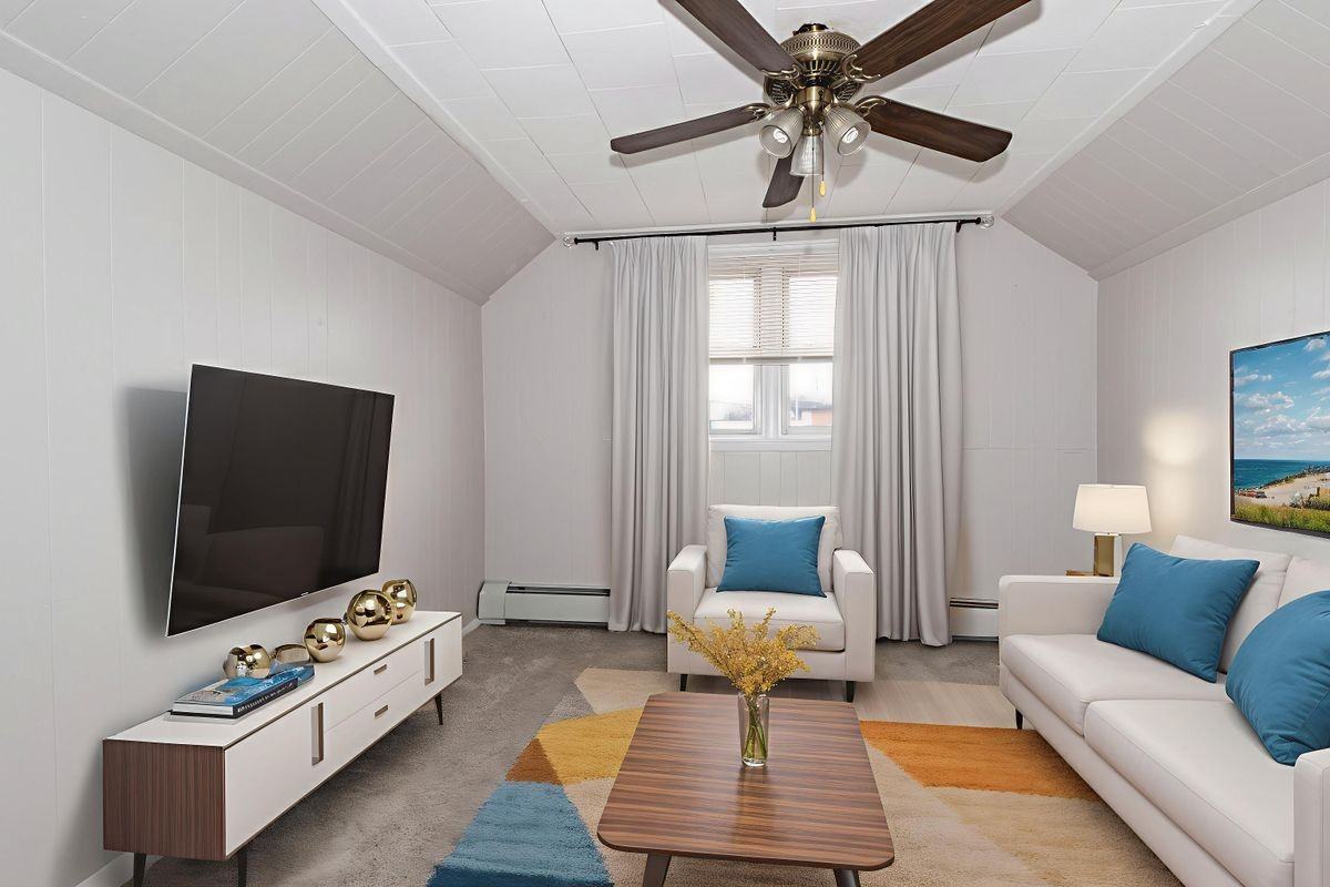 504 Centennial Ave - Photo 4 of 6