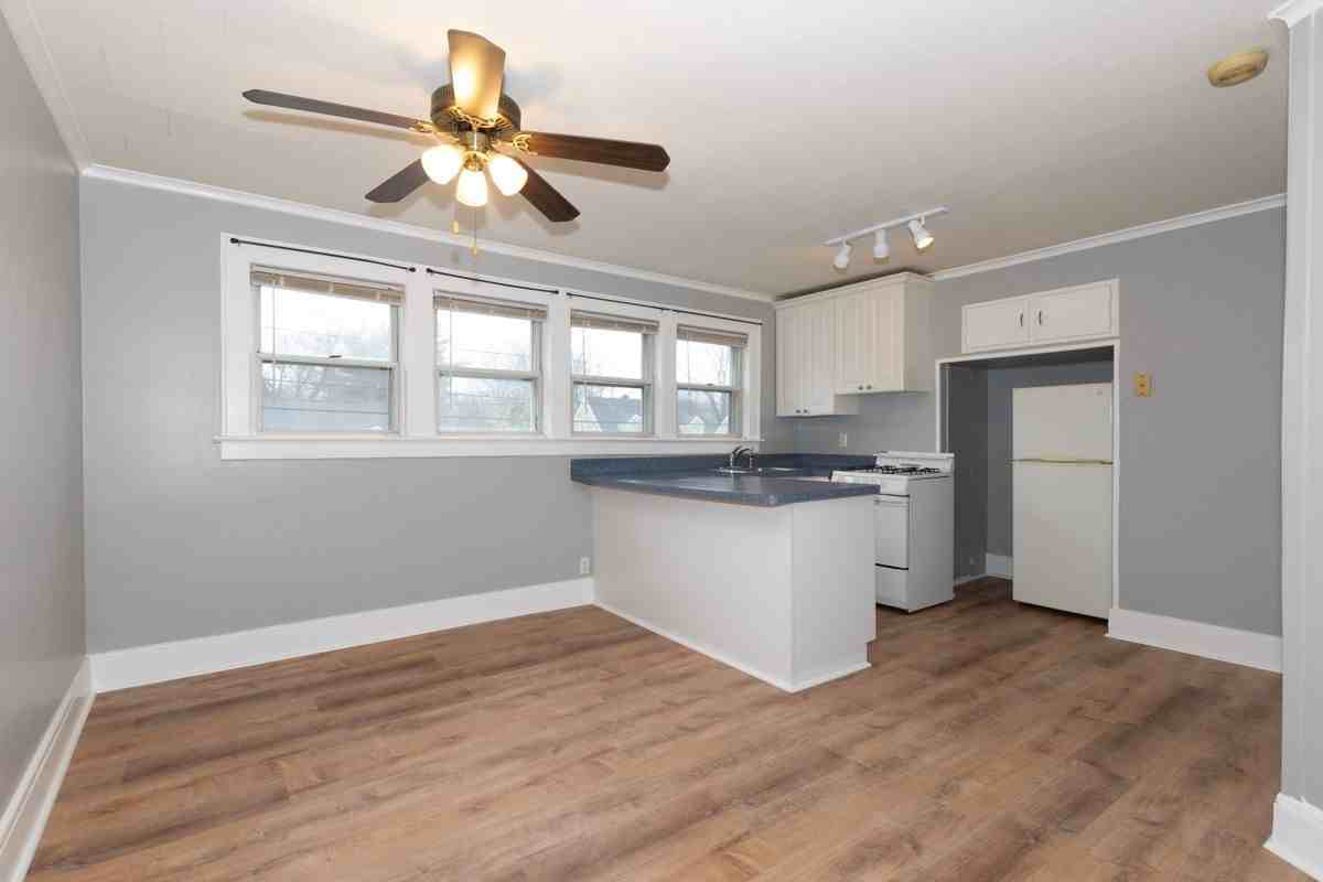 252 Beech Ave ##2 - Photo 3 of 6