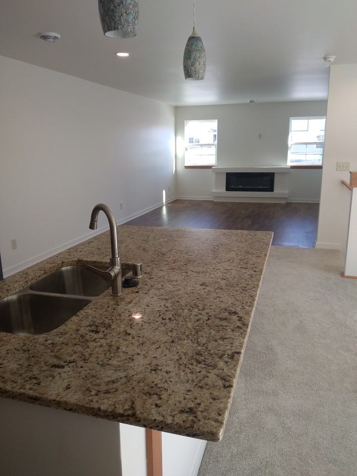 2749 Hidden Dr #2749 - Photo 4 of 36