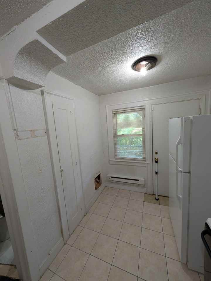 1874 Marloes Ave #26 - Photo 4 of 10