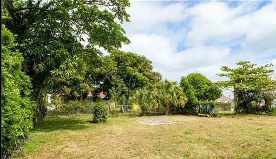 808 W 4th St #NA - Photo 2 of 10