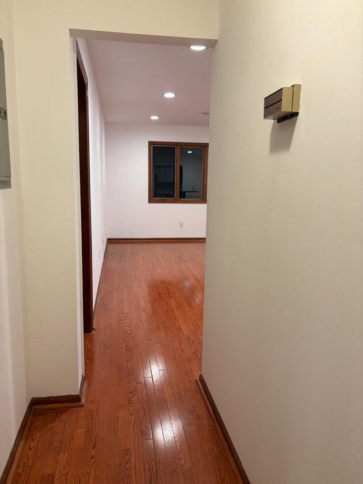 1250 N Broad St #C8 - Photo 4 of 17