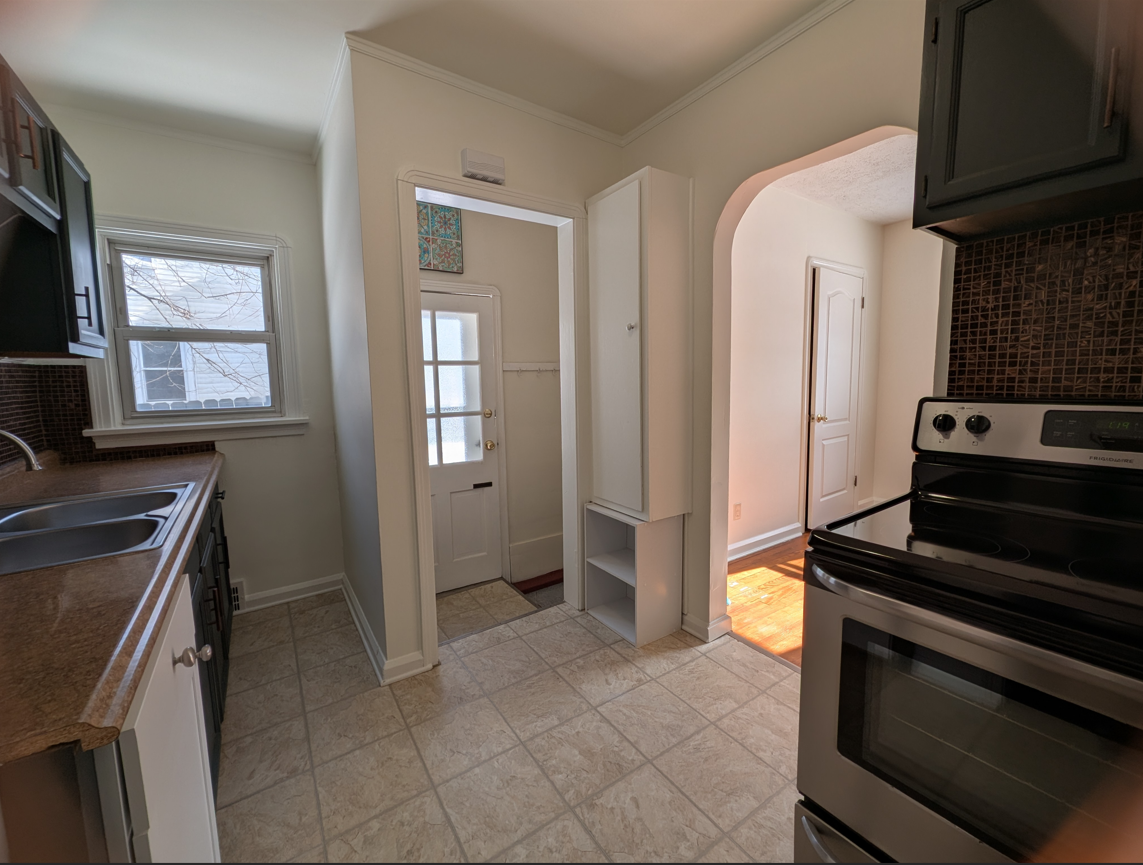 411 E School St #NA - Photo 4 of 10