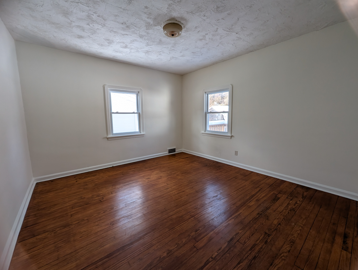 411 E School St #NA - Photo 7 of 10