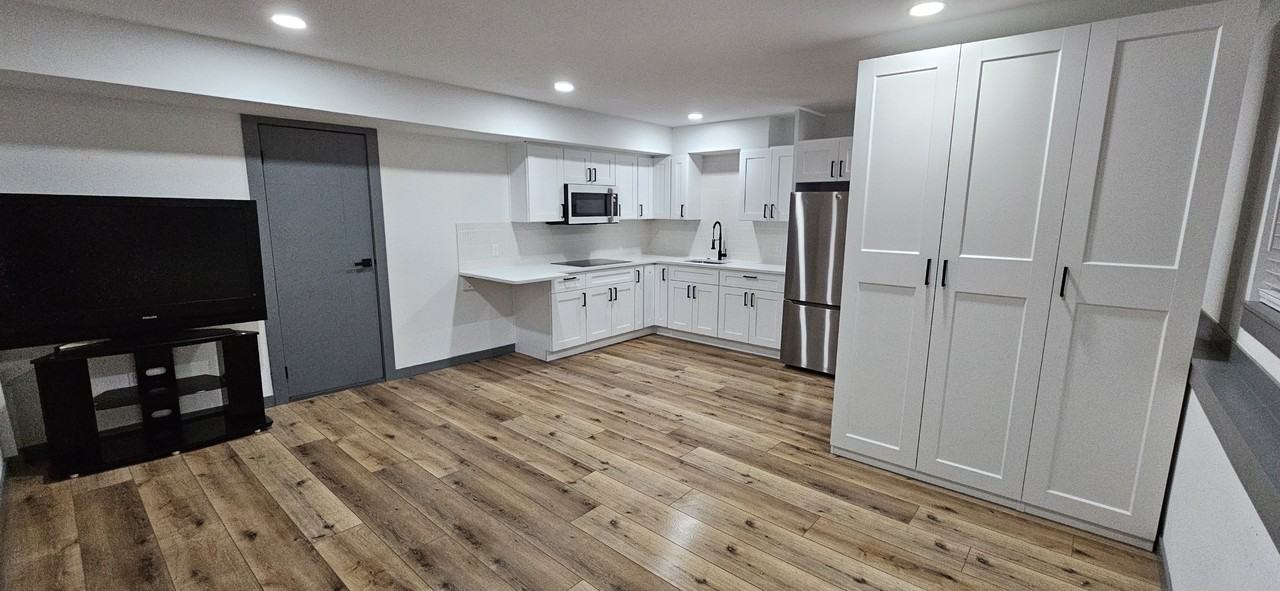 4412 75th St Sw #B - Photo 2 of 18