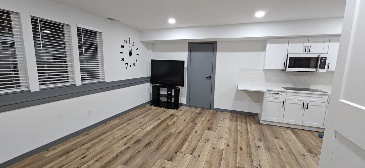 4412 75th St Sw #B - Photo 4 of 18