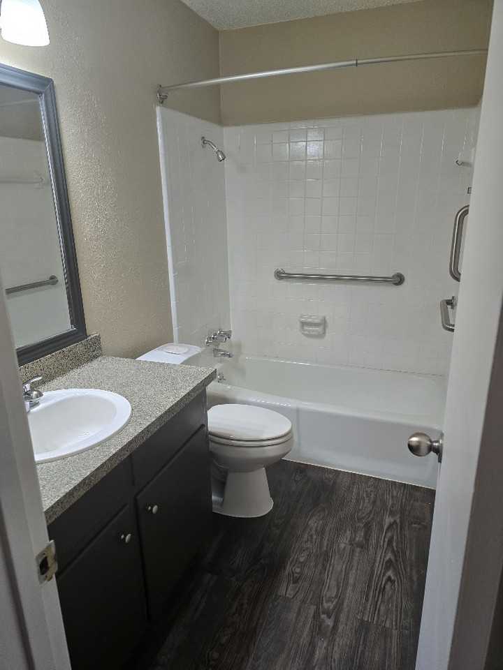 600 W Sadosa St #13 - Photo 3 of 9