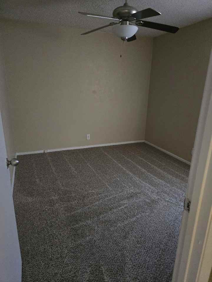 600 W Sadosa St #13 - Photo 4 of 9