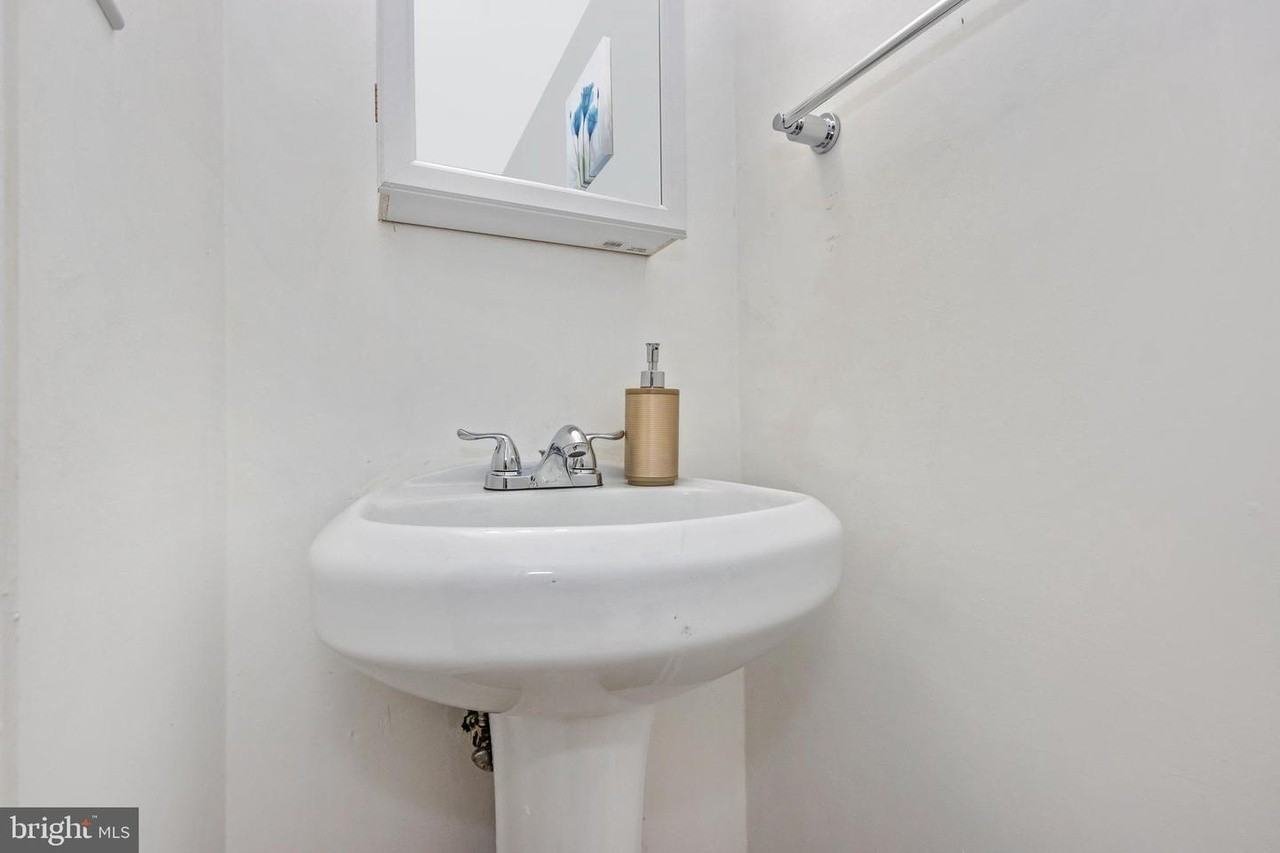 7429 Mill Run Dr #12 - Photo 7 of 34