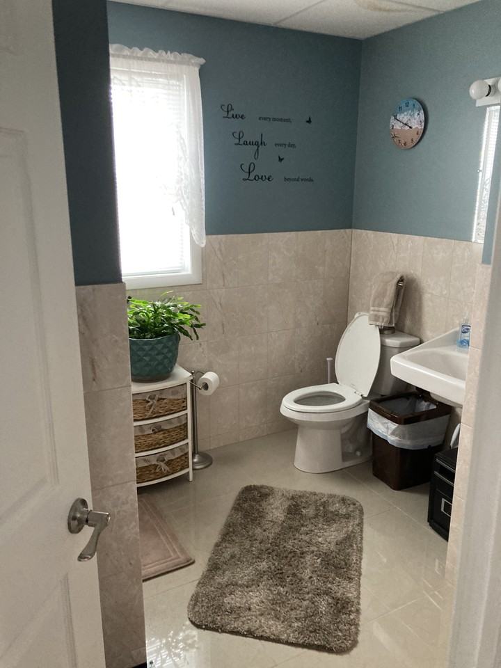 415 Reeves St #1 - Photo 4 of 5