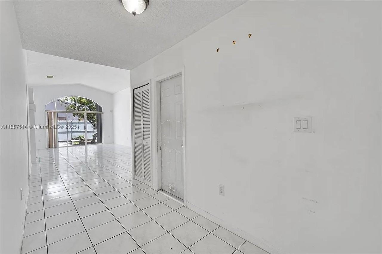 15985 Sw 82nd St #NA - Photo 2 of 14