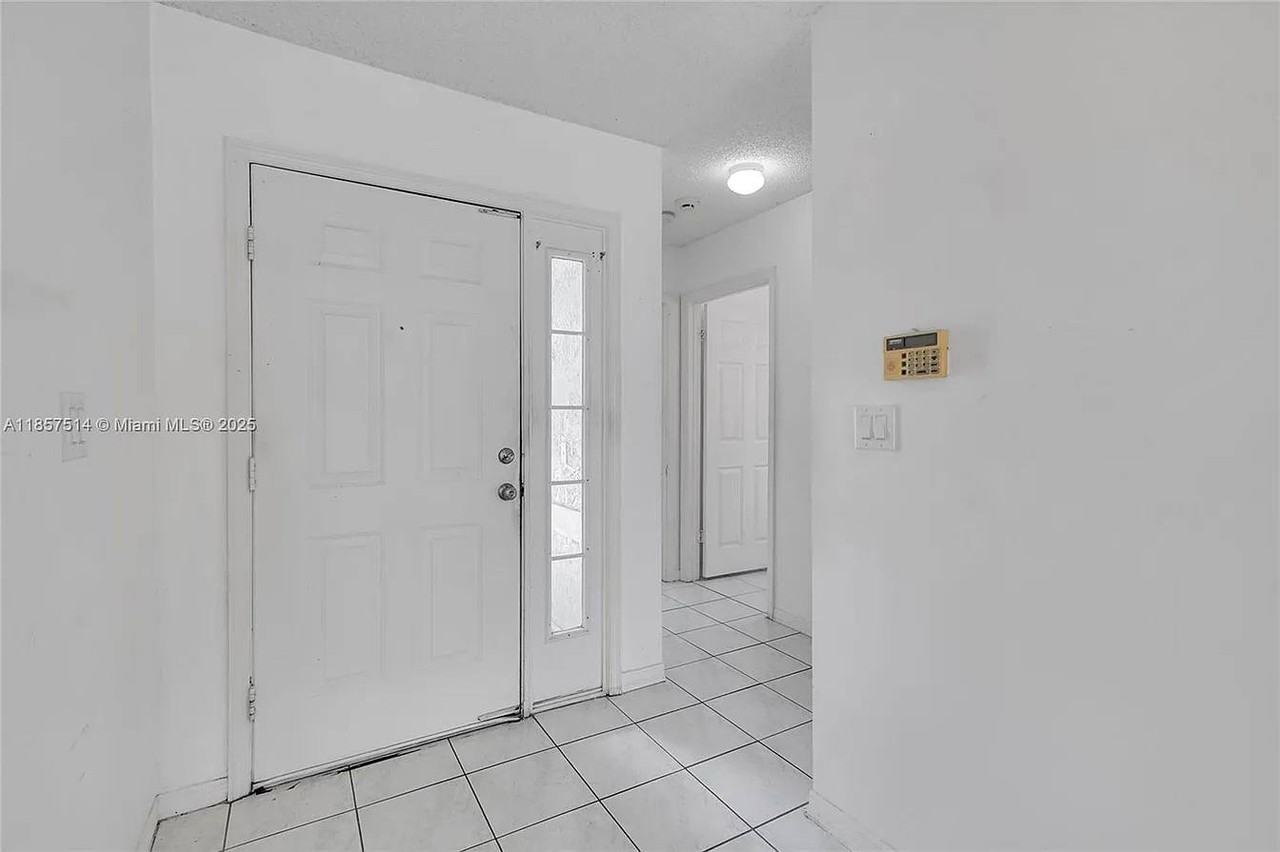 15985 Sw 82nd St #NA - Photo 3 of 14