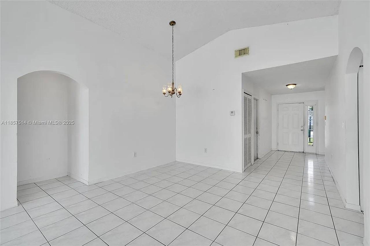 15985 Sw 82nd St #NA - Photo 6 of 14