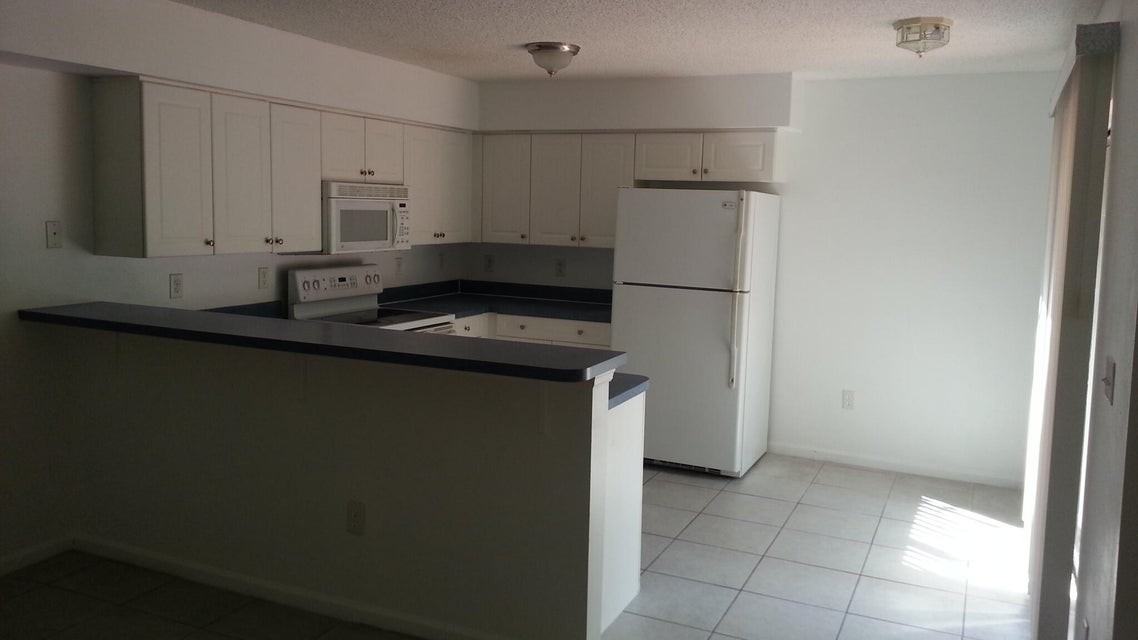 2221 White Pine Circle #B - Photo 4 of 8