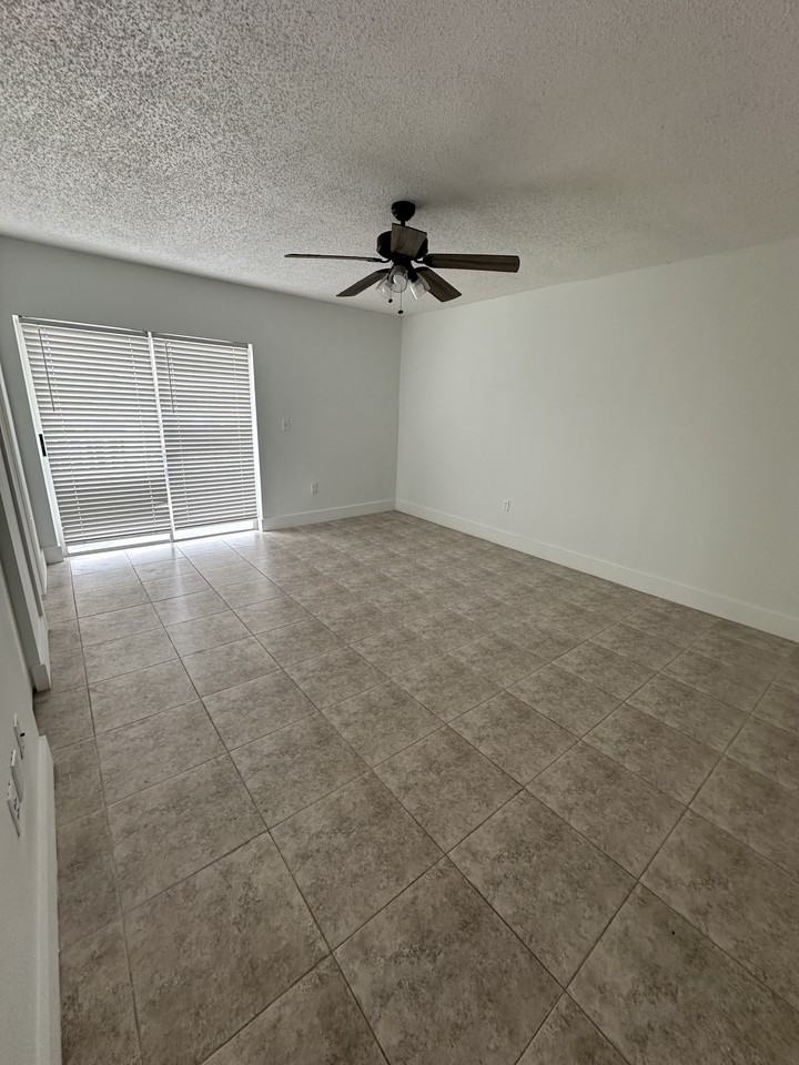 2610 W 76th St #206 - Photo 3 of 13