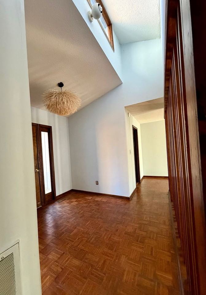 103 Chestnut Rdg - Photo 2 of 32